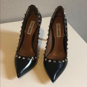 Steve Madden Daisie Pointed Toe Studded Pump